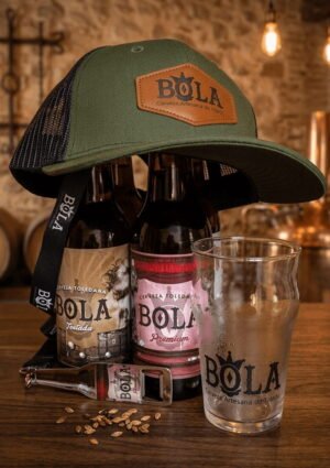 pack regalo cerveza artesana bola gorra verde vaso bola y landyard con abridor